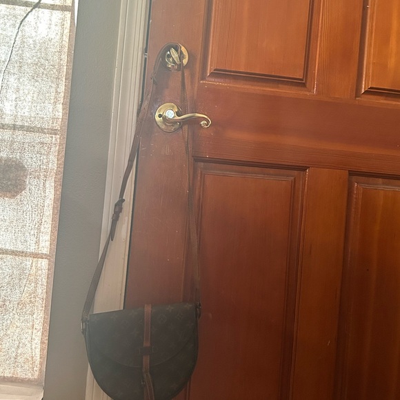 Louis Vuitton Chantilly crossbody EUC - Picture 7 of 14